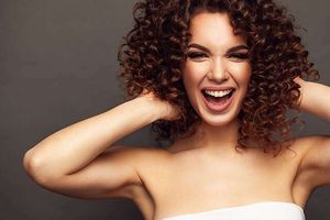 Curly Hair Styling: Styling Tips & Styling Products