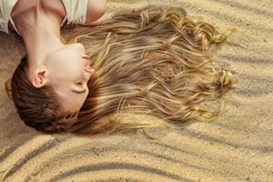 How to keep healthy and beautiful hair in summer: rules of care for strands