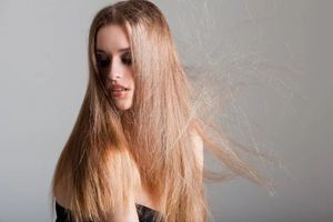 Волосы электризуются: причины и методы борьбы